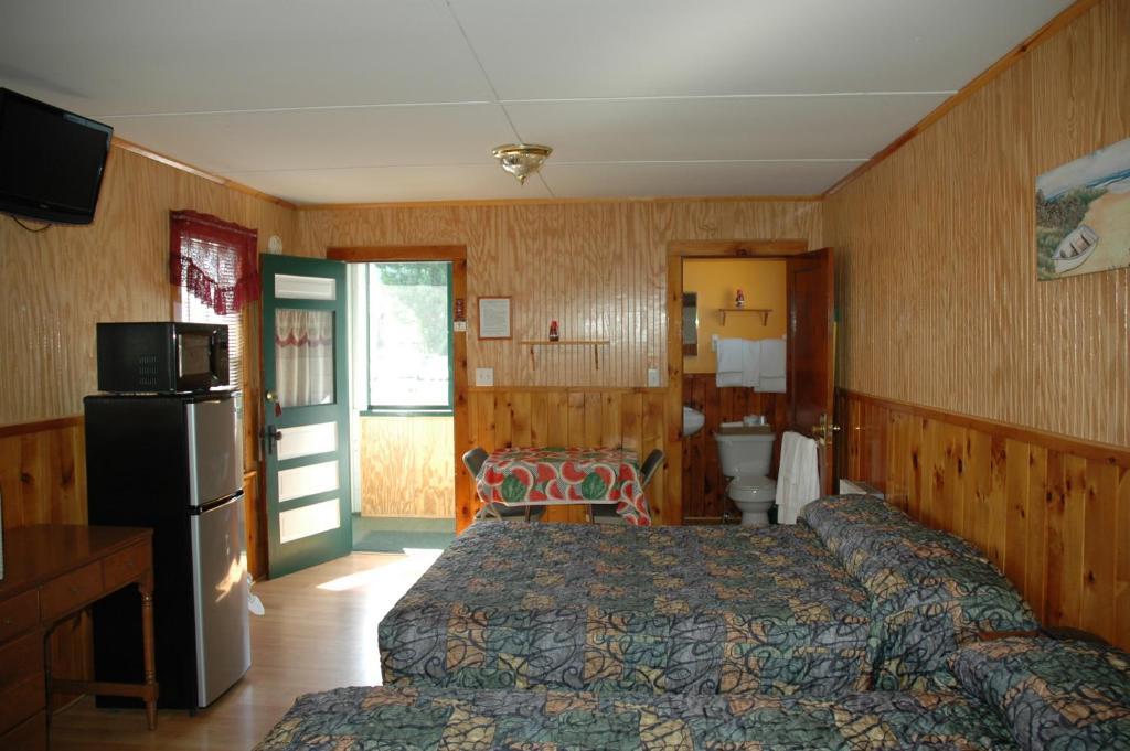 Channel Waterfront Cottages Weirs Beach Værelse billede