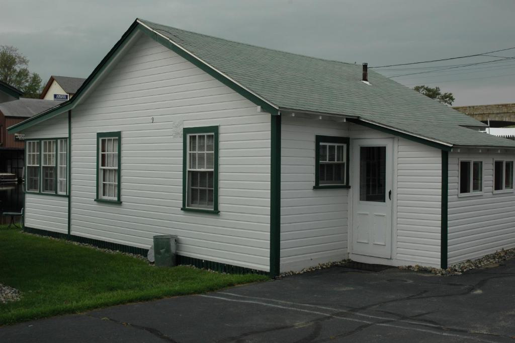 Channel Waterfront Cottages Weirs Beach Værelse billede