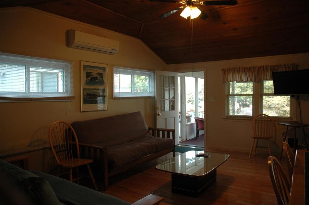 Channel Waterfront Cottages Weirs Beach Værelse billede