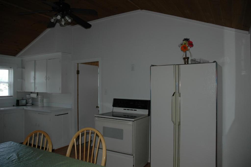 Channel Waterfront Cottages Weirs Beach Værelse billede
